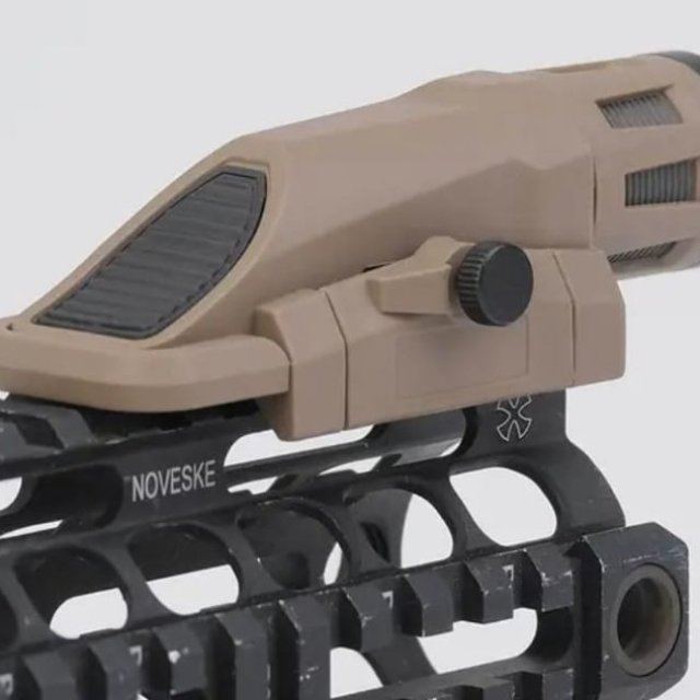 LINTERNA PARA AR15 Y AR PISTOL