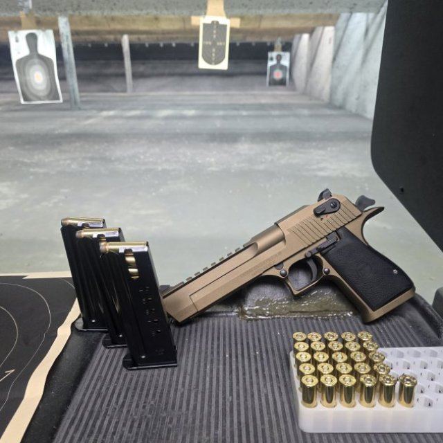 Dessert Eagle .44 Magnum