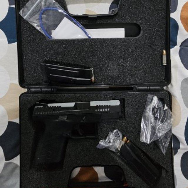 CZ P-10 S (sub compacta) calibre 9mm