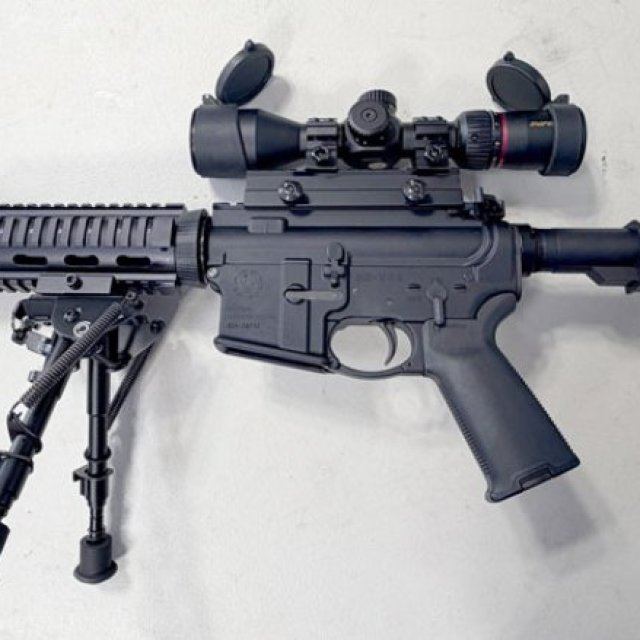 Ruger AR-15, 5.56 / .223 con muchos extra vea información abajo