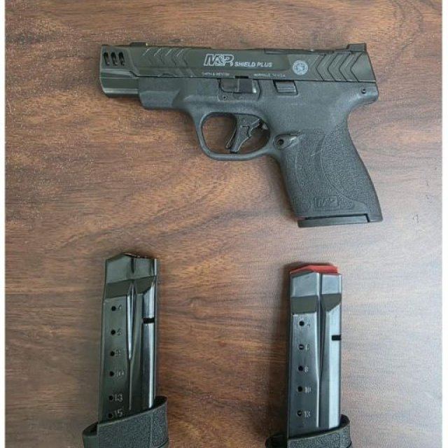Se vende M&P shield plus compensada