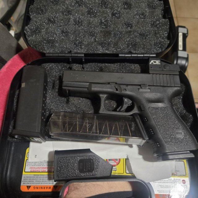 Glock 19,  9mm,,,3 magazines