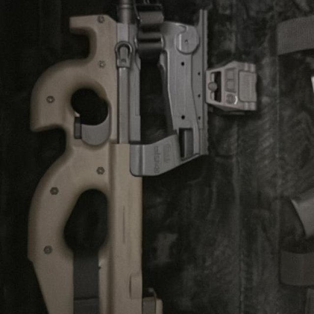 Fn p90