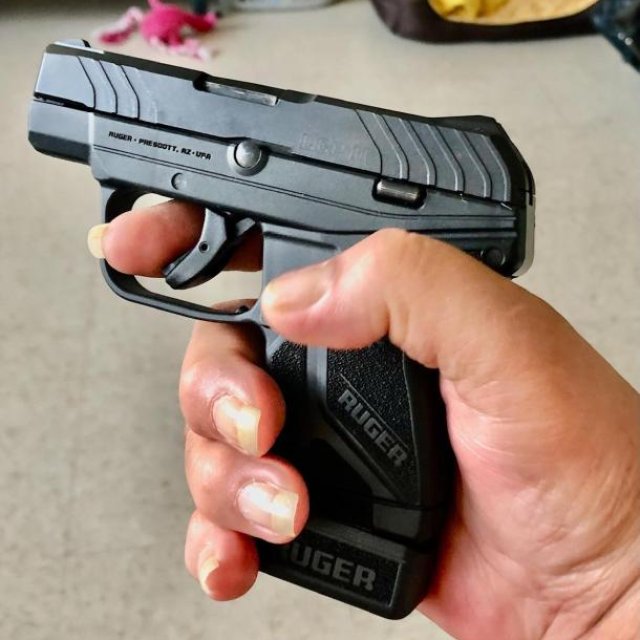 Se vende pistola Ruger