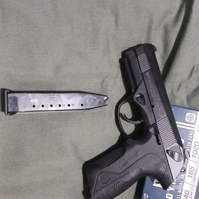 Beretta px4. 40