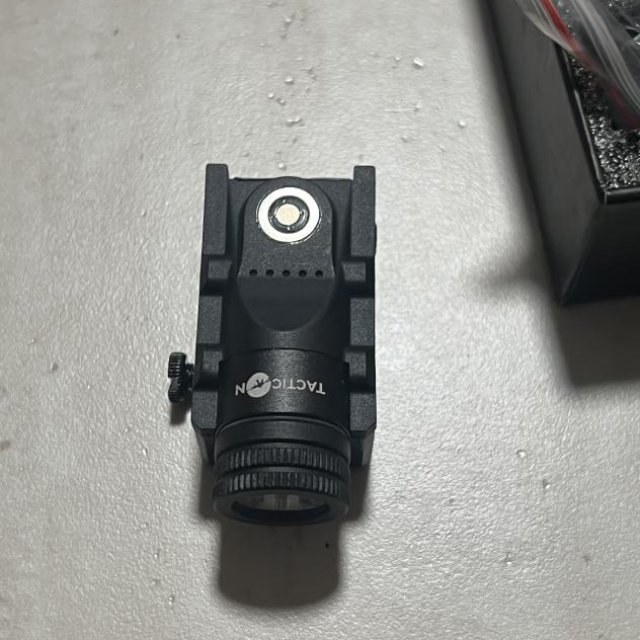 Picatinny Flash light mount. Para pistola