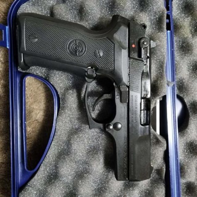 Stoeger Cougar 8000F 9mm — incluye 1 cargador 15-round