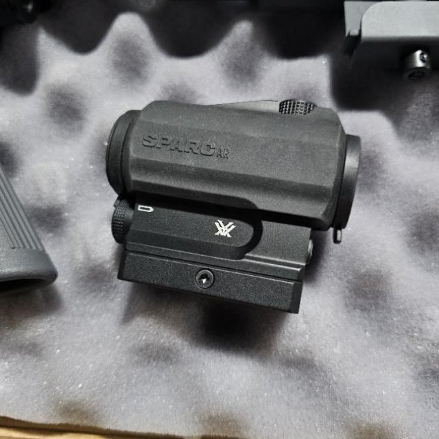 Nueva (nunca se a disparado) AR 15 (M4) 16"