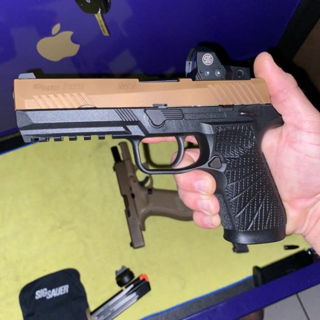 Sig Sauer P320 M17