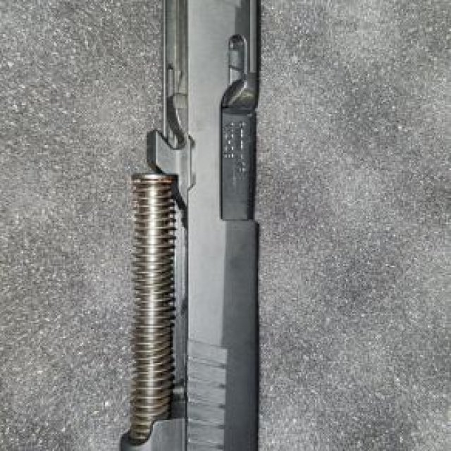 P320 Full Size Slide con cañon 9mm con rosca 1/2-28 y recoil spring