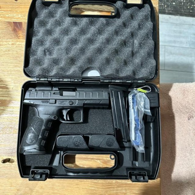 Beretta APX FULL ZISE 9mm