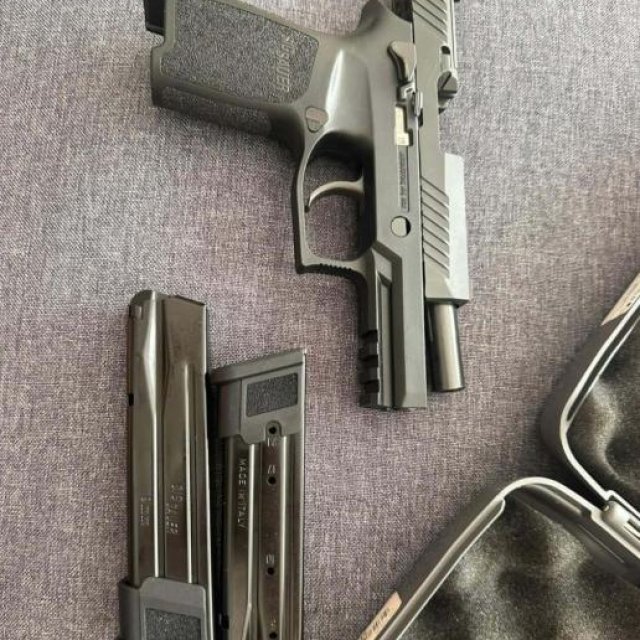 Sig Sauer P320 M18 , Nueva 50 disparos solamente cero detalles...