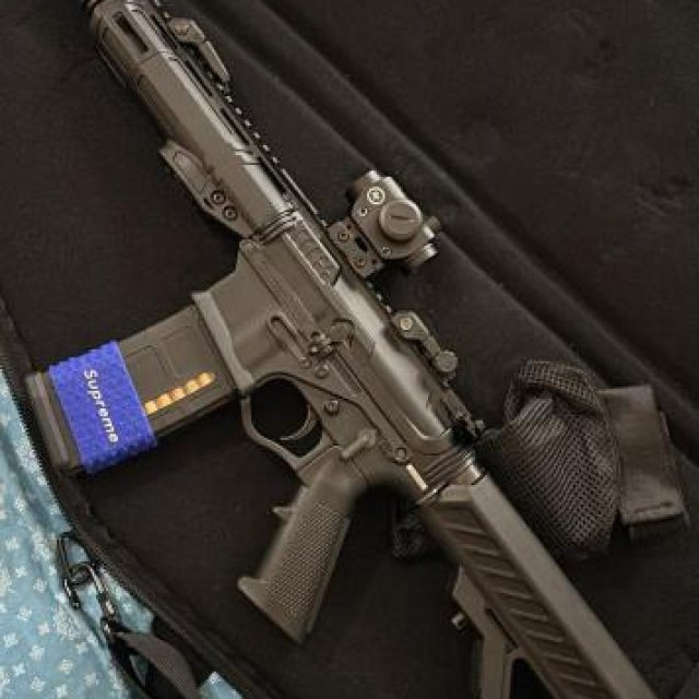 Multi Calibre, dos peines, Recoge casquillos, Bulto y mira red dot!