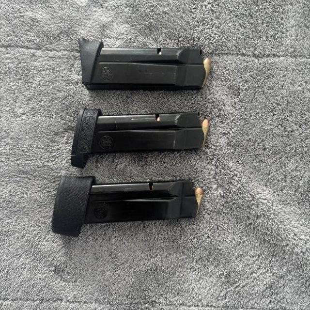 S&W shield plus optic ready 3 cargadores 10,13 y 15