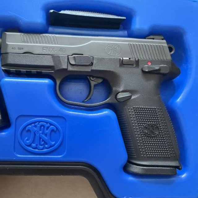 FNX 40