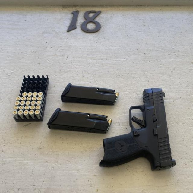 Iwi massada 9mm