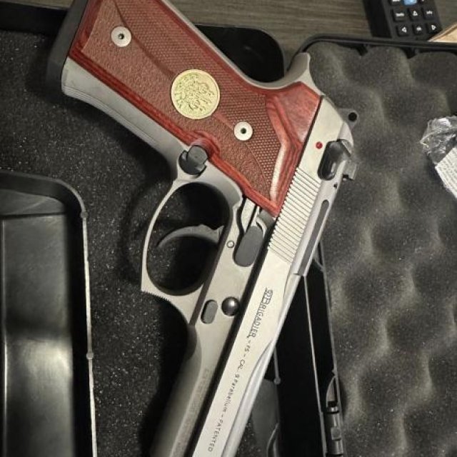 Beretta  brigadier no hay muchas