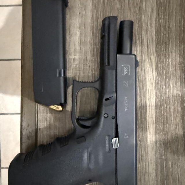 Glock 22.40  busco cambio o venta