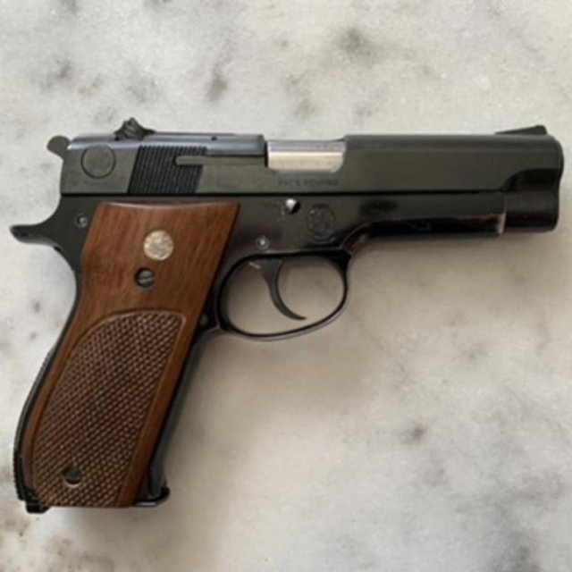 Smith and Wesson modelo 39-2 Solo Cambio. Busco S/W modelo 36 y/o Colt detective.