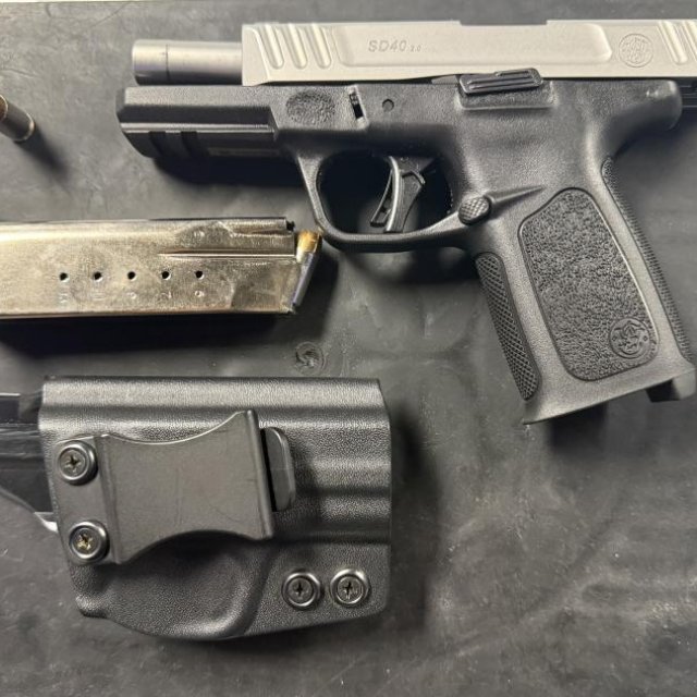 Smith and Wesson SD40