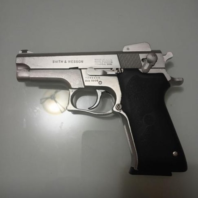 S&W 5906