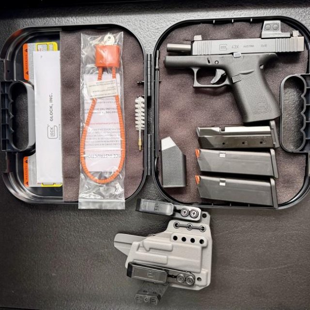 Glock 43X / Red dot/ mira Tritium /T1 holster