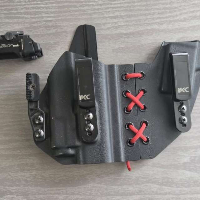 TLR-7 SUB para Hellcat o cualquier arma con Picatiny con baqueta