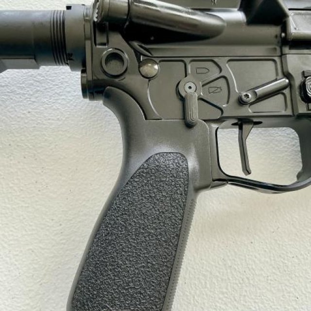 Springfield Armory Saint Edge. 16” (5.56/.223) Gatillo “Flat” 4lb
