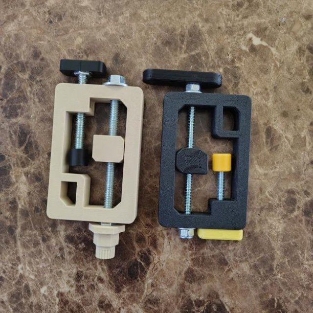 Se venden prendas en 3D print para cambio de miras para glock
