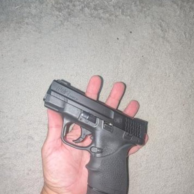 Smith shield 2.0 9mm se cambia por pistola compacta SIG Sauer p320 glock ect que no sea Taurus ni Ruger