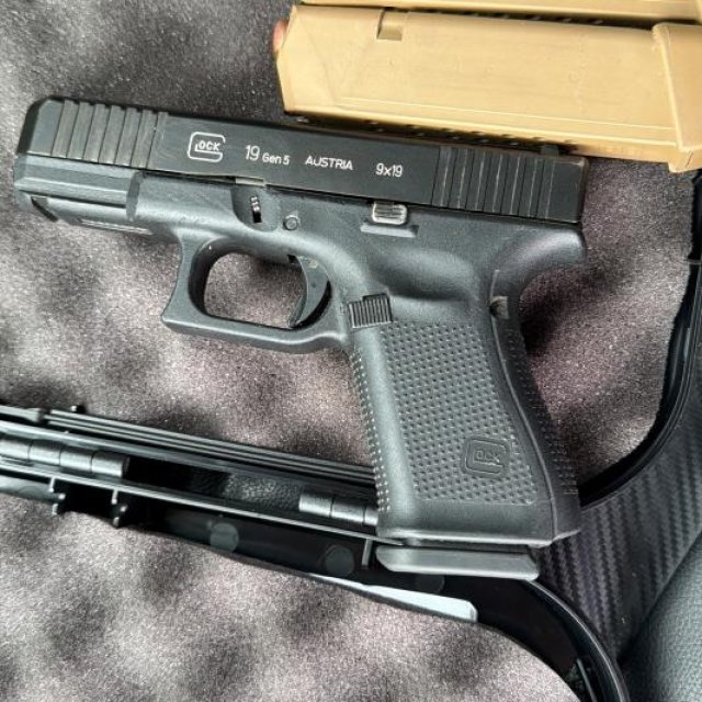 Glock 19