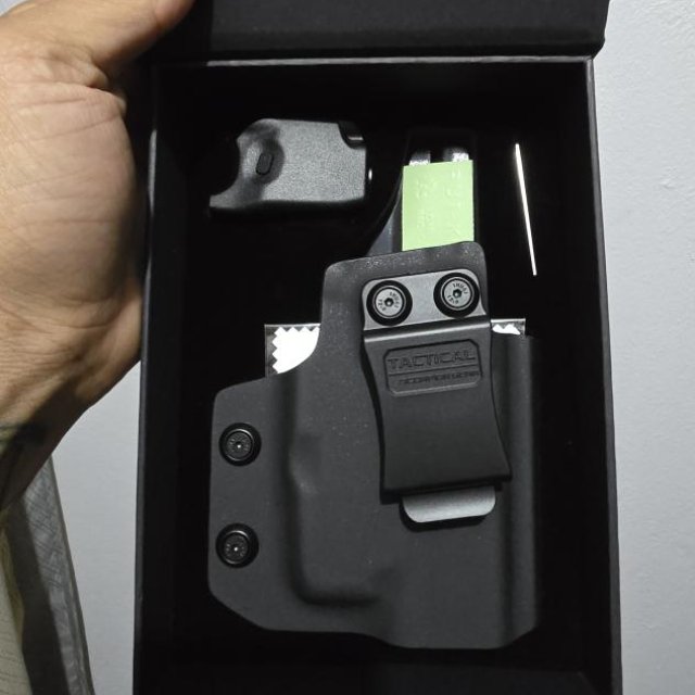 Holster y linterna