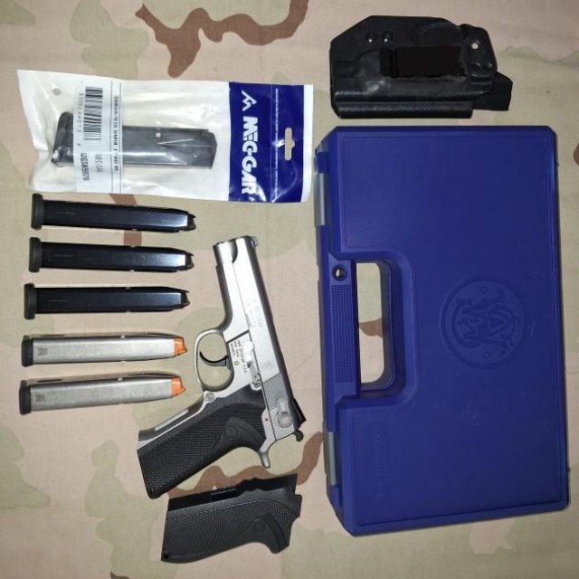 S&W 5906