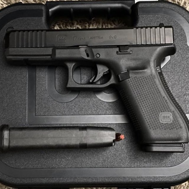 $400 Glock 17 5g o cambio por Glock 19,26,45,19×