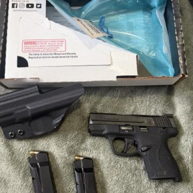 S&W MP shield plus 9 mm
