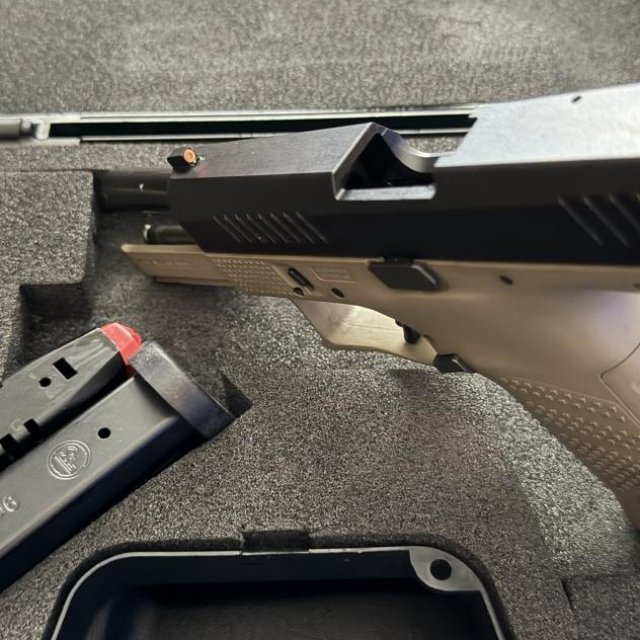 CZ P10-C night sights( non optic)