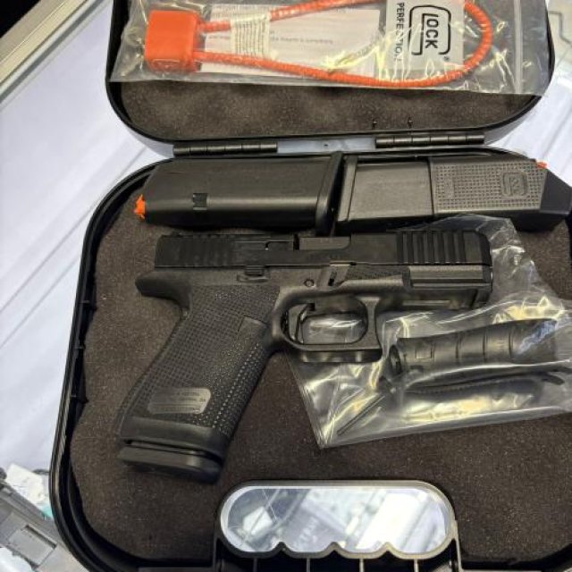 Se vende glock 19 mos gen 6 con vaqueta precio fijo