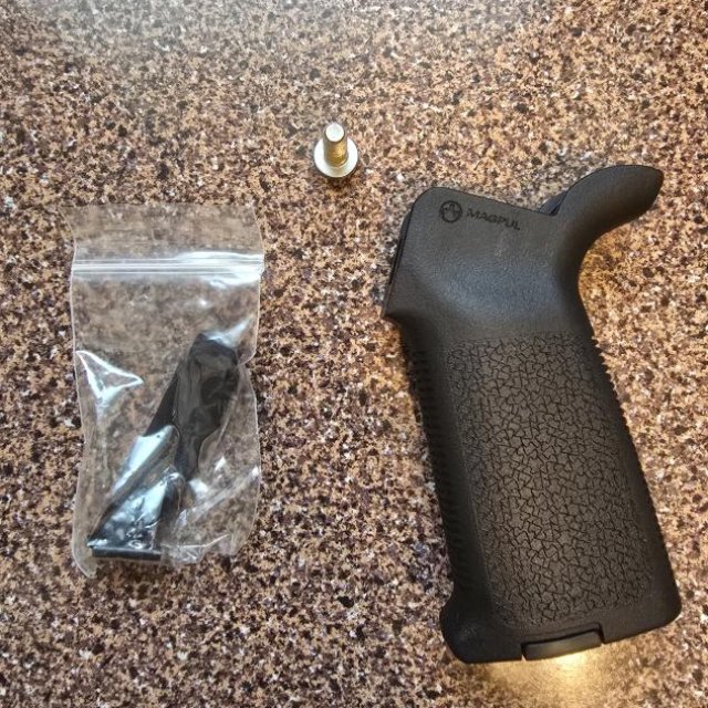 Varios grips y trigger para AR15