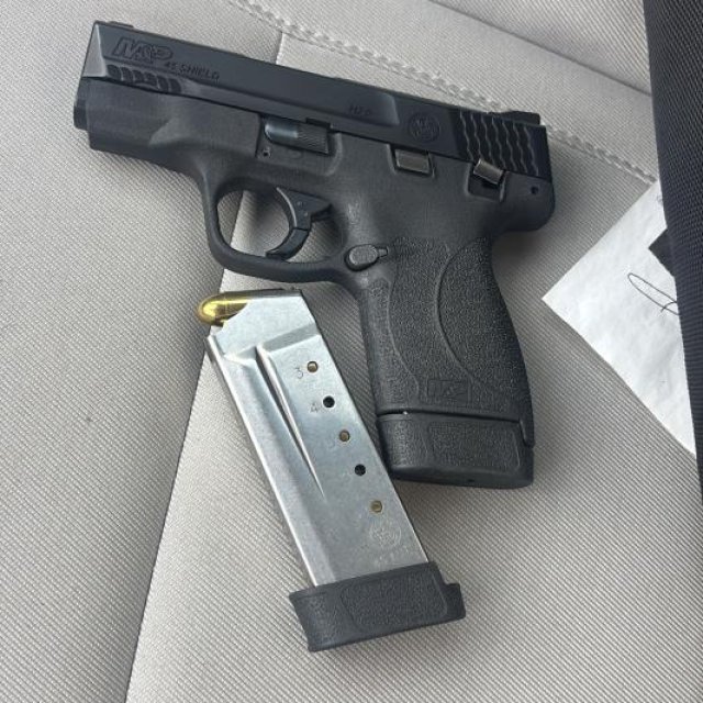 Smith & Wesson  m2  shield cal. 45