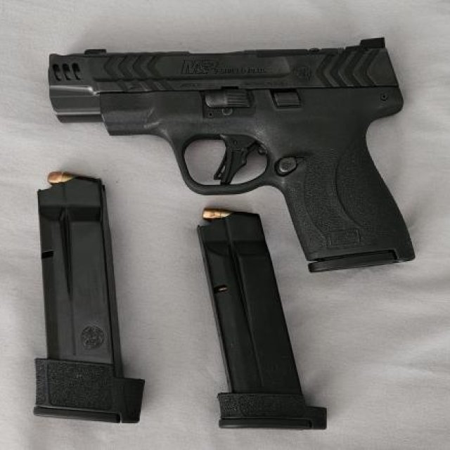 Smith & Wesson M&P9 Shield Plus Carry Comp Performance Center