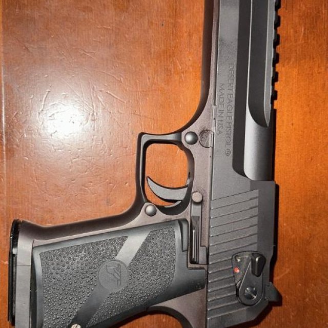 Solo venta desert eagle 50ae