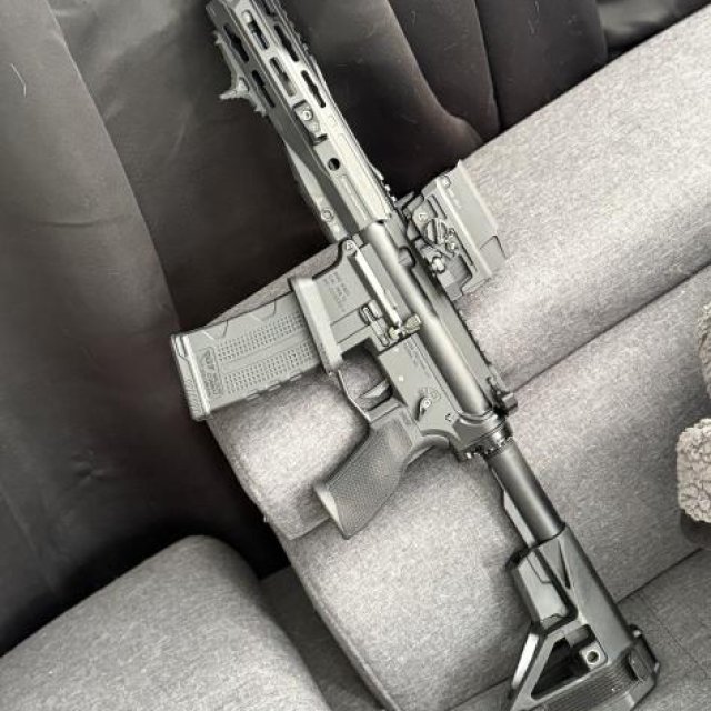 Ar15 Aero Precision 5.56 nato multi calibr Pistol con muchos extras