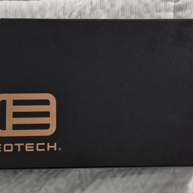 EOTECH HHS V Holographic Red Dot y Magnifier