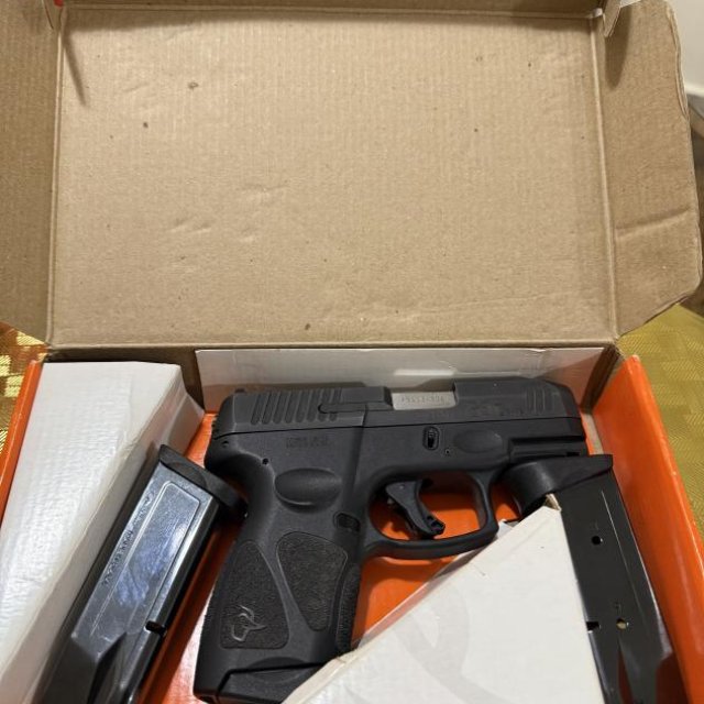 Vendo Pistola Taurus 9 mm