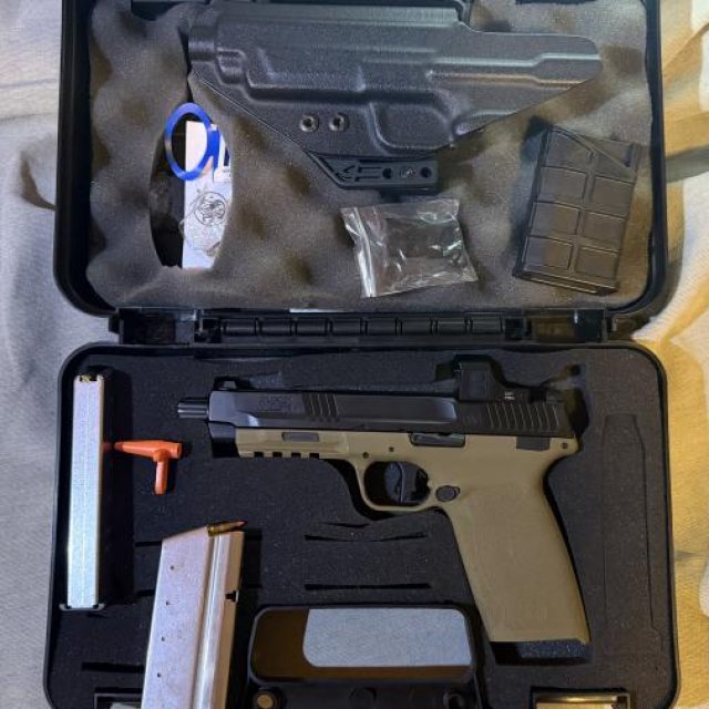 Smith and Wesson M&P 5.7