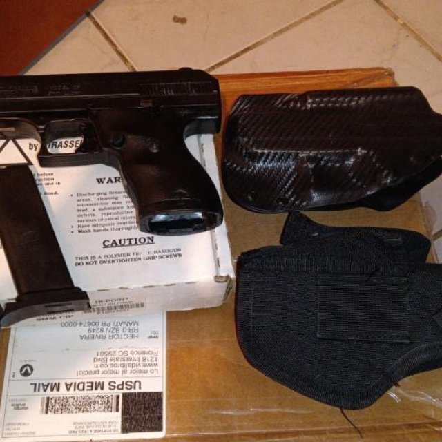 Es una hi-point 9mm prácticamente nueva porque solo se probó el día que la compre tiene 2 baquetas una una de tela y la otra es carbon y 2 magazines.
