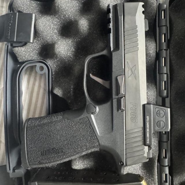 SIG Sauer P365 Macro 9mm con mira Holosun EPS Carry