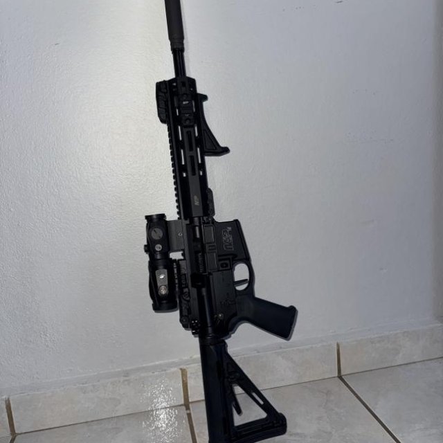 Smith and Wesson M&P15 10.5