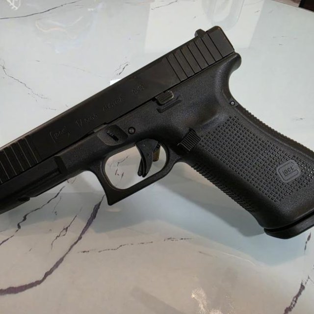 Glock 17