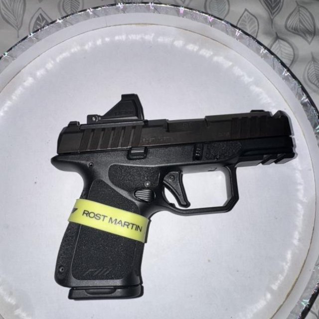 Rost martin  9mm con viridian  solo la use 3 veces se va en 500
